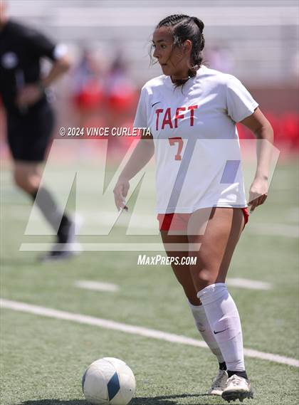 Thumbnail 3 in Round Rock vs. Taft (UIL 6A Soccer Regional Semifinal) photogallery.