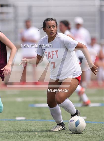 Thumbnail 2 in Round Rock vs. Taft (UIL 6A Soccer Regional Semifinal) photogallery.