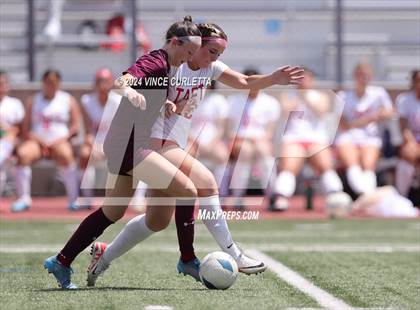 Thumbnail 3 in Round Rock vs. Taft (UIL 6A Soccer Regional Semifinal) photogallery.