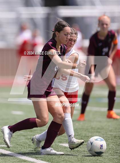 Thumbnail 2 in Round Rock vs. Taft (UIL 6A Soccer Regional Semifinal) photogallery.