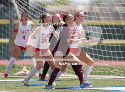 Thumbnail 1 in Round Rock vs. Taft (UIL 6A Soccer Regional Semifinal) photogallery.