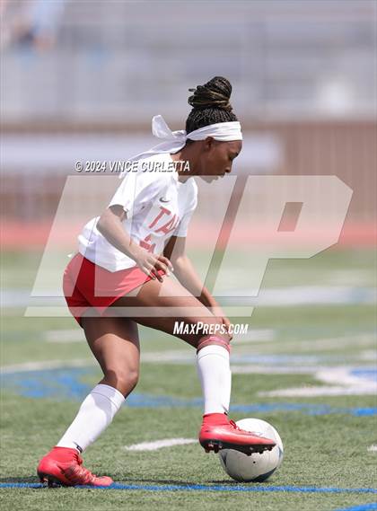 Thumbnail 2 in Round Rock vs. Taft (UIL 6A Soccer Regional Semifinal) photogallery.