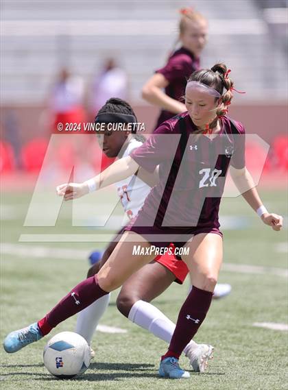 Thumbnail 3 in Round Rock vs. Taft (UIL 6A Soccer Regional Semifinal) photogallery.