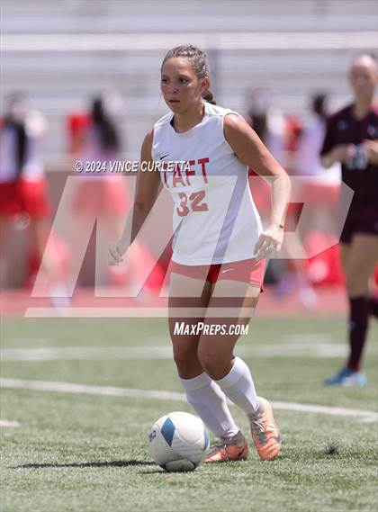 Thumbnail 3 in Round Rock vs. Taft (UIL 6A Soccer Regional Semifinal) photogallery.