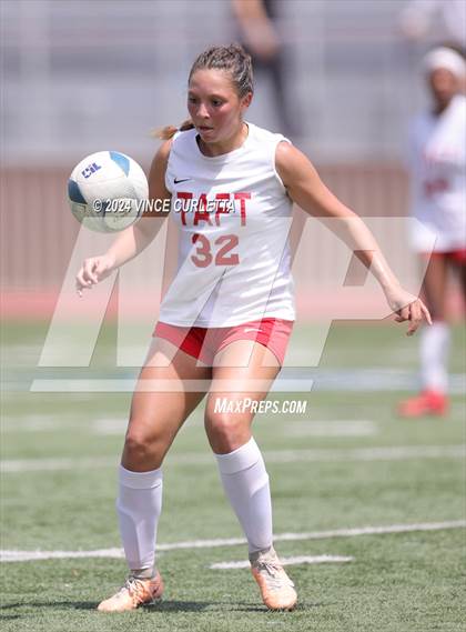 Thumbnail 2 in Round Rock vs. Taft (UIL 6A Soccer Regional Semifinal) photogallery.