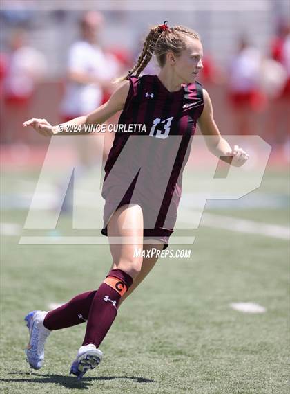 Thumbnail 2 in Round Rock vs. Taft (UIL 6A Soccer Regional Semifinal) photogallery.