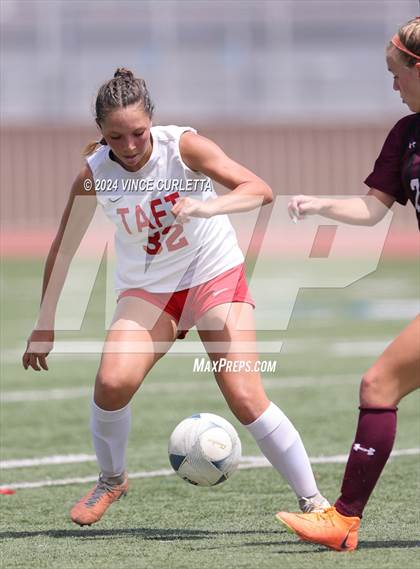 Thumbnail 2 in Round Rock vs. Taft (UIL 6A Soccer Regional Semifinal) photogallery.