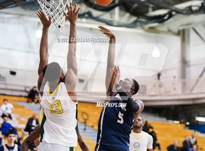 Thumbnail 3 in Calvary Christian Academy vs. Roselle Catholic (Metro Classic) photogallery.