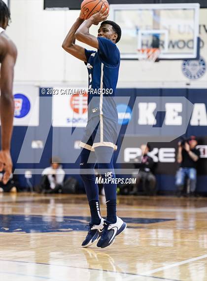 Thumbnail 3 in Calvary Christian Academy vs. Roselle Catholic (Metro Classic) photogallery.