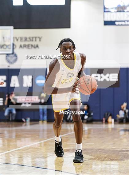 Thumbnail 3 in Calvary Christian Academy vs. Roselle Catholic (Metro Classic) photogallery.