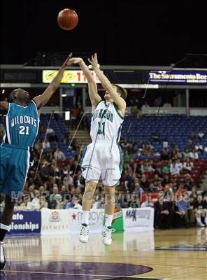 Thumbnail 3 in Renaissance Academy vs. Branson (CIF State D5 Final) photogallery.