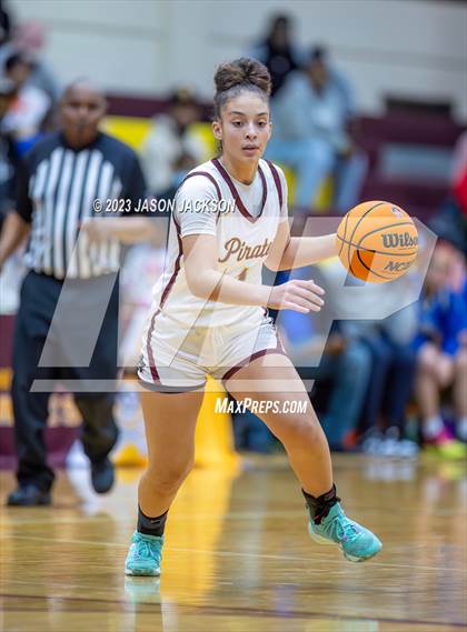 Thumbnail 1 in Lake View vs Lumberton (Robeson County Shootout) photogallery.