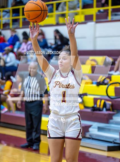 Thumbnail 1 in Lake View vs Lumberton (Robeson County Shootout) photogallery.