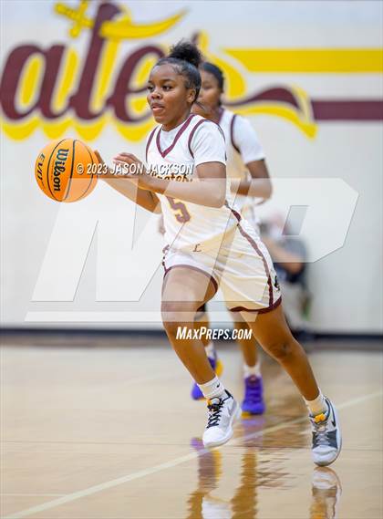 Thumbnail 3 in Lake View vs Lumberton (Robeson County Shootout) photogallery.
