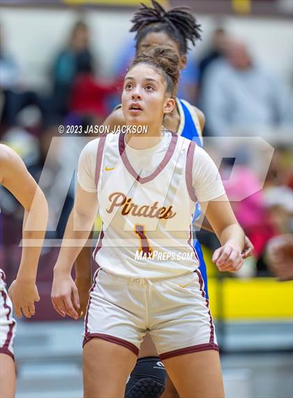 Thumbnail 3 in Lake View vs Lumberton (Robeson County Shootout) photogallery.