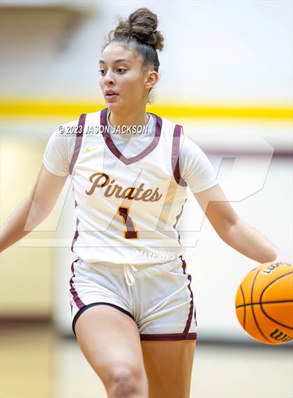 Thumbnail 3 in Lake View vs Lumberton (Robeson County Shootout) photogallery.