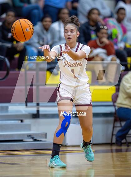 Thumbnail 1 in Lake View vs Lumberton (Robeson County Shootout) photogallery.