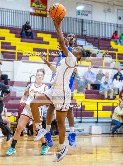 Thumbnail 3 in Lake View vs Lumberton (Robeson County Shootout) photogallery.