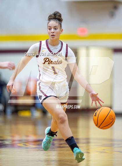 Thumbnail 1 in Lake View vs Lumberton (Robeson County Shootout) photogallery.