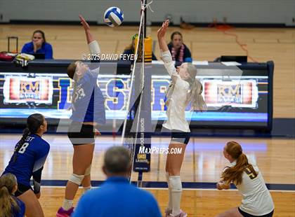 Thumbnail 3 in JV: Waukesha West @ Kettle Moraine photogallery.