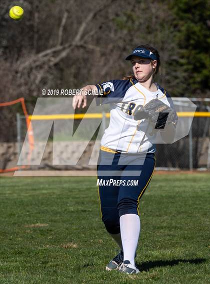 Thumbnail 2 in Del Oro @ Oak Ridge photogallery.