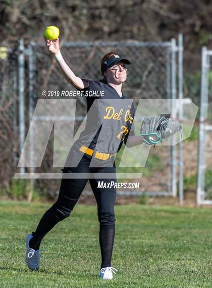 Thumbnail 1 in Del Oro @ Oak Ridge photogallery.