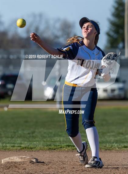 Thumbnail 3 in Del Oro @ Oak Ridge photogallery.