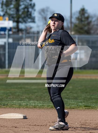 Thumbnail 1 in Del Oro @ Oak Ridge photogallery.