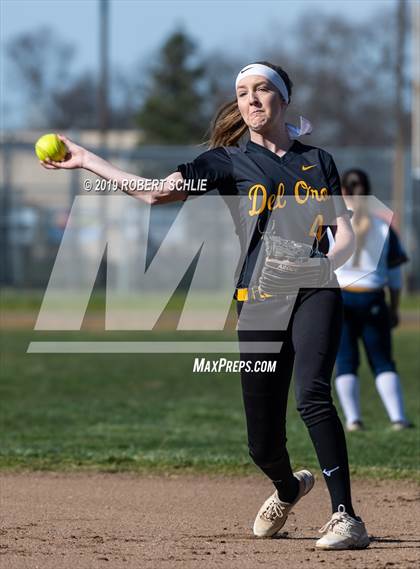Thumbnail 2 in Del Oro @ Oak Ridge photogallery.