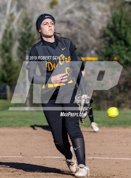 Thumbnail 1 in Del Oro @ Oak Ridge photogallery.