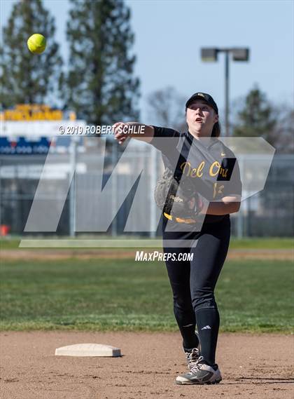 Thumbnail 2 in Del Oro @ Oak Ridge photogallery.