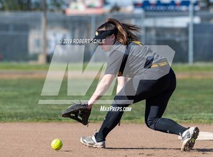 Thumbnail 3 in Del Oro @ Oak Ridge photogallery.