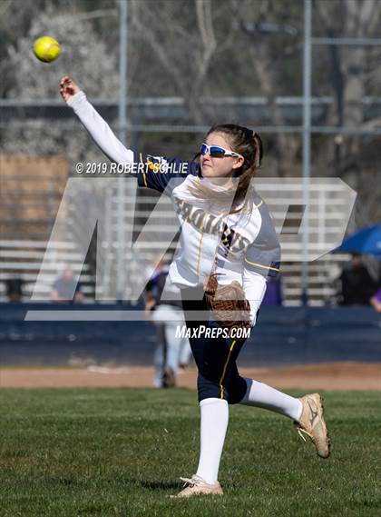 Thumbnail 3 in Del Oro @ Oak Ridge photogallery.
