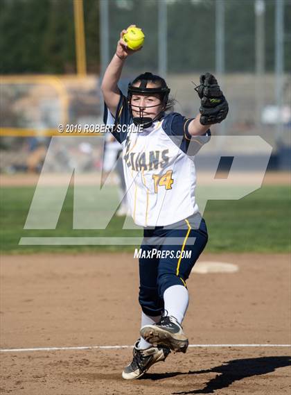 Thumbnail 3 in Del Oro @ Oak Ridge photogallery.