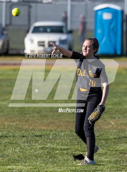 Thumbnail 1 in Del Oro @ Oak Ridge photogallery.