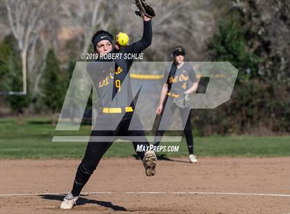 Thumbnail 2 in Del Oro @ Oak Ridge photogallery.