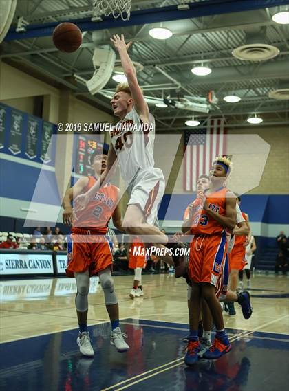 Thumbnail 3 in La Canada vs Westlake (Sierra Canyon Invitational) photogallery.