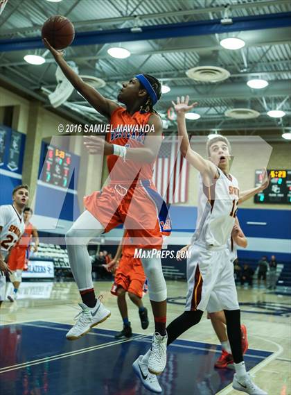 Thumbnail 2 in La Canada vs Westlake (Sierra Canyon Invitational) photogallery.