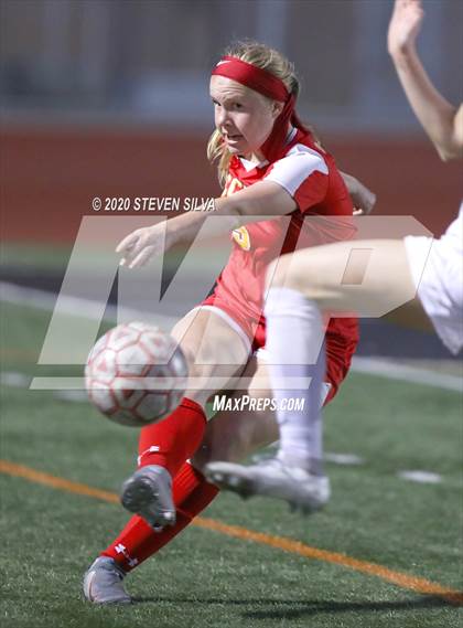 Thumbnail 2 in Carlsbad vs. Cathedral Catholic (CIF SDS Open Division Final) photogallery.