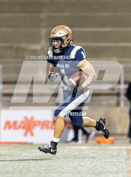 Thumbnail 2 in Poway vs. Mater Dei Catholic (CIF SDS Division 2 Championship) photogallery.