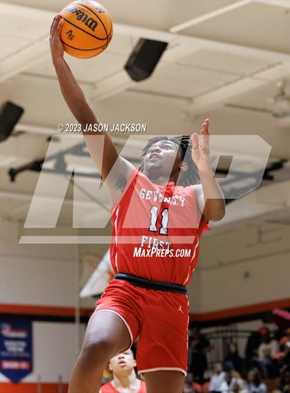 Thumbnail 2 in Seventy-First @ South View photogallery.