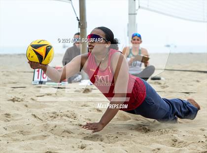 Thumbnail 2 in Santa Barbara vs Woodrow Wilson (CIF-SS Quarter Finals) photogallery.