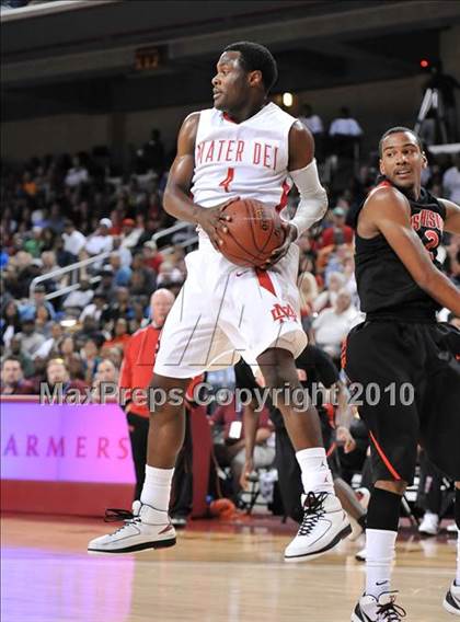 Thumbnail 2 in Westchester vs Mater Dei (CIF SoCal D1 Final) photogallery.