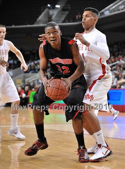 Thumbnail 3 in Westchester vs Mater Dei (CIF SoCal D1 Final) photogallery.