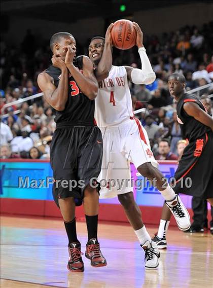 Thumbnail 3 in Westchester vs Mater Dei (CIF SoCal D1 Final) photogallery.