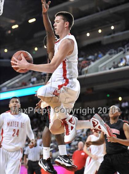 Thumbnail 3 in Westchester vs Mater Dei (CIF SoCal D1 Final) photogallery.