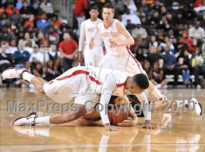 Thumbnail 3 in Westchester vs Mater Dei (CIF SoCal D1 Final) photogallery.