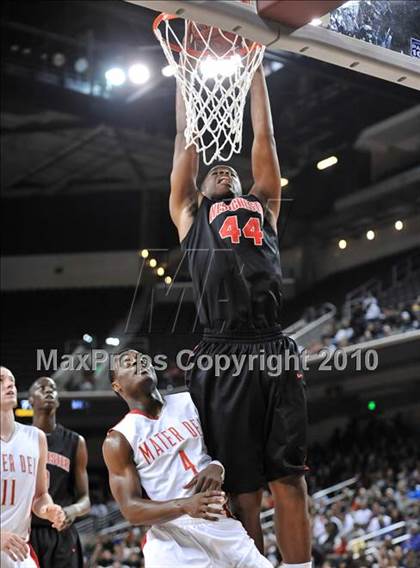 Thumbnail 2 in Westchester vs Mater Dei (CIF SoCal D1 Final) photogallery.