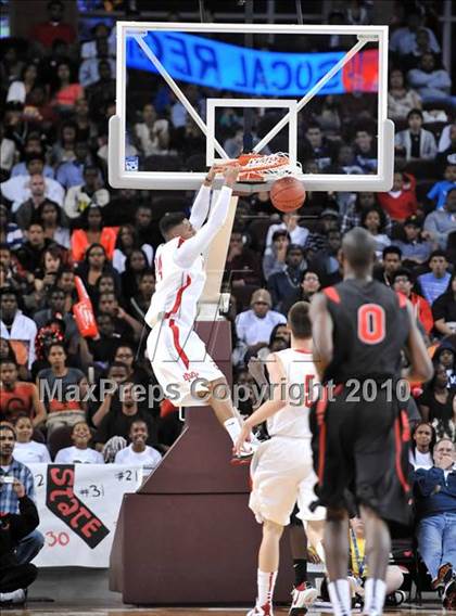Thumbnail 3 in Westchester vs Mater Dei (CIF SoCal D1 Final) photogallery.