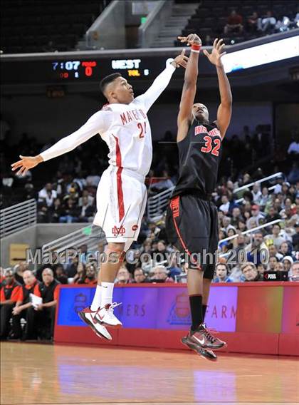 Thumbnail 1 in Westchester vs Mater Dei (CIF SoCal D1 Final) photogallery.